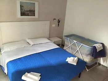 Hotel Nancy Римини