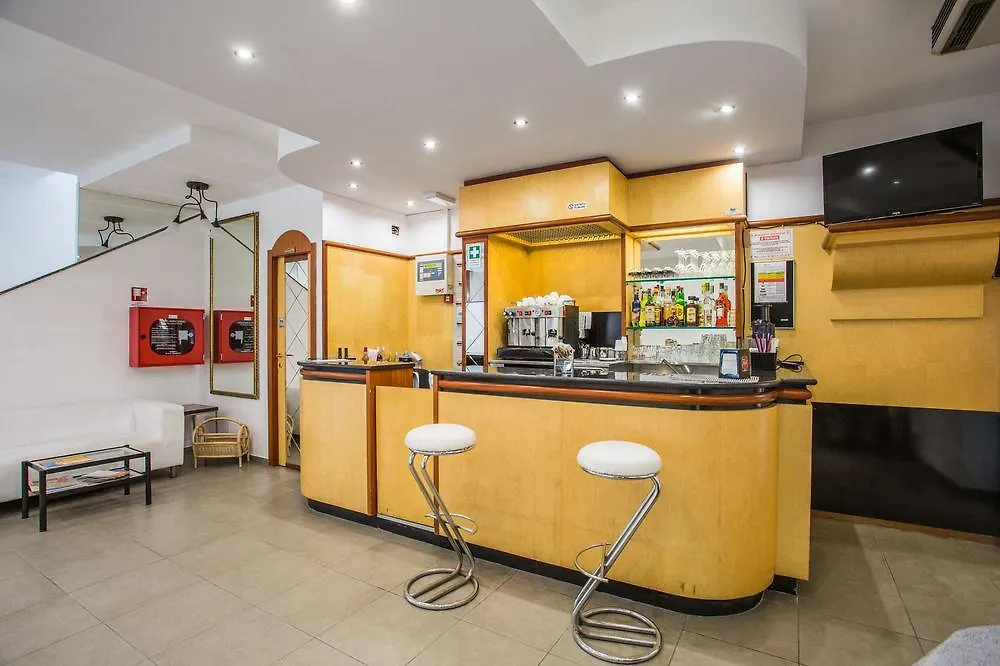 Hotel Nancy Римини 3*,